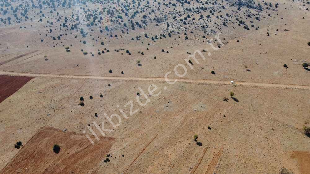 AKÖREN AĞALAR MAHALESİNDE 16.834 M² TEK TAPULU MERAYA CEPHE ARAZİ