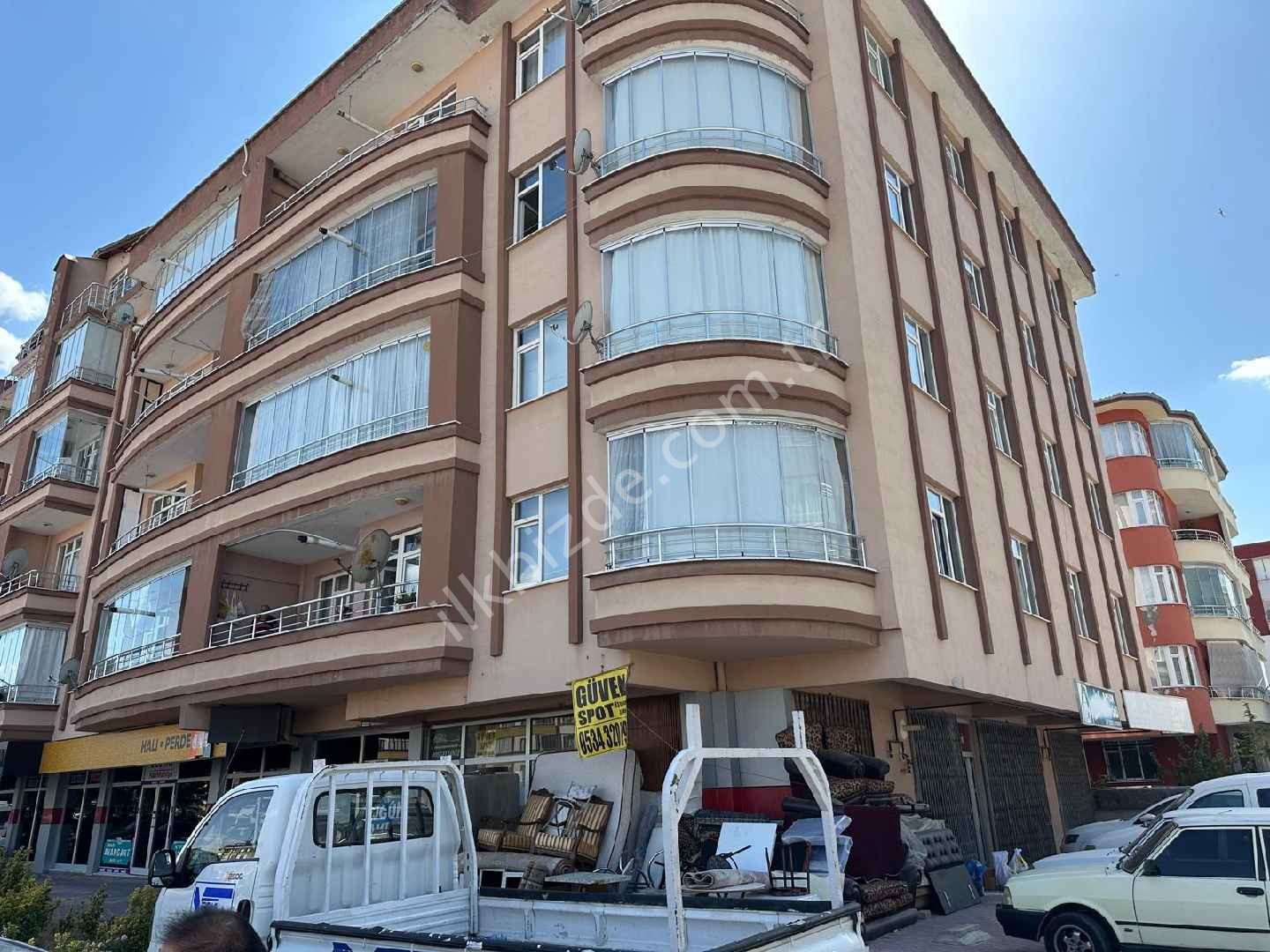 Genç Osman cadde cephe satılık 3+1 daire