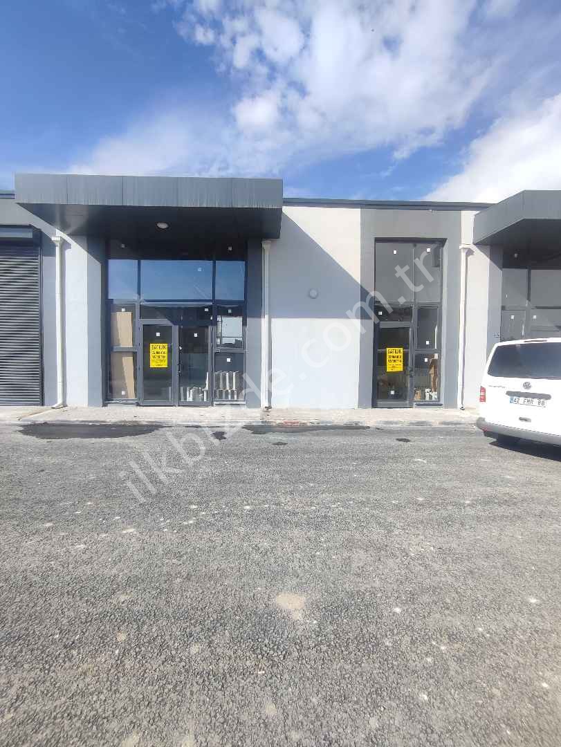 YENİ LARENDE SANAYİ SİTESİN'de CADDE CEPHELİ DÜKKAN