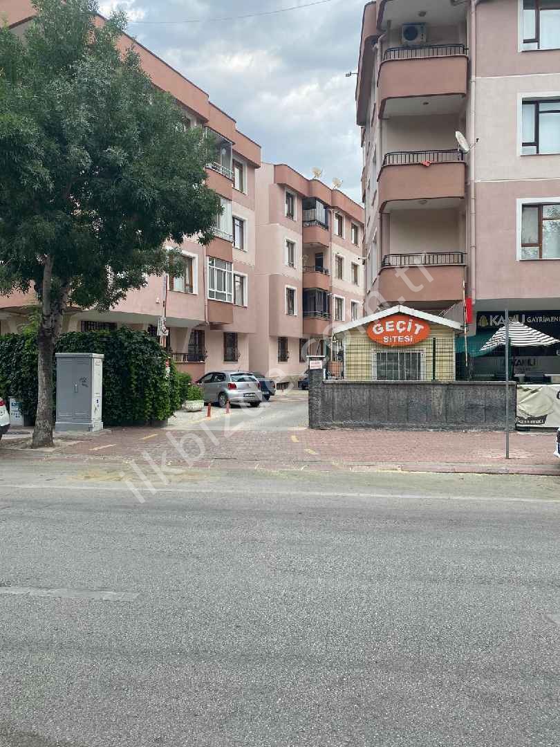 HAVZAN MH.GEÇİT SİTESİ'NDE BAKIMLI ARAKAT 4+1 DAİRE