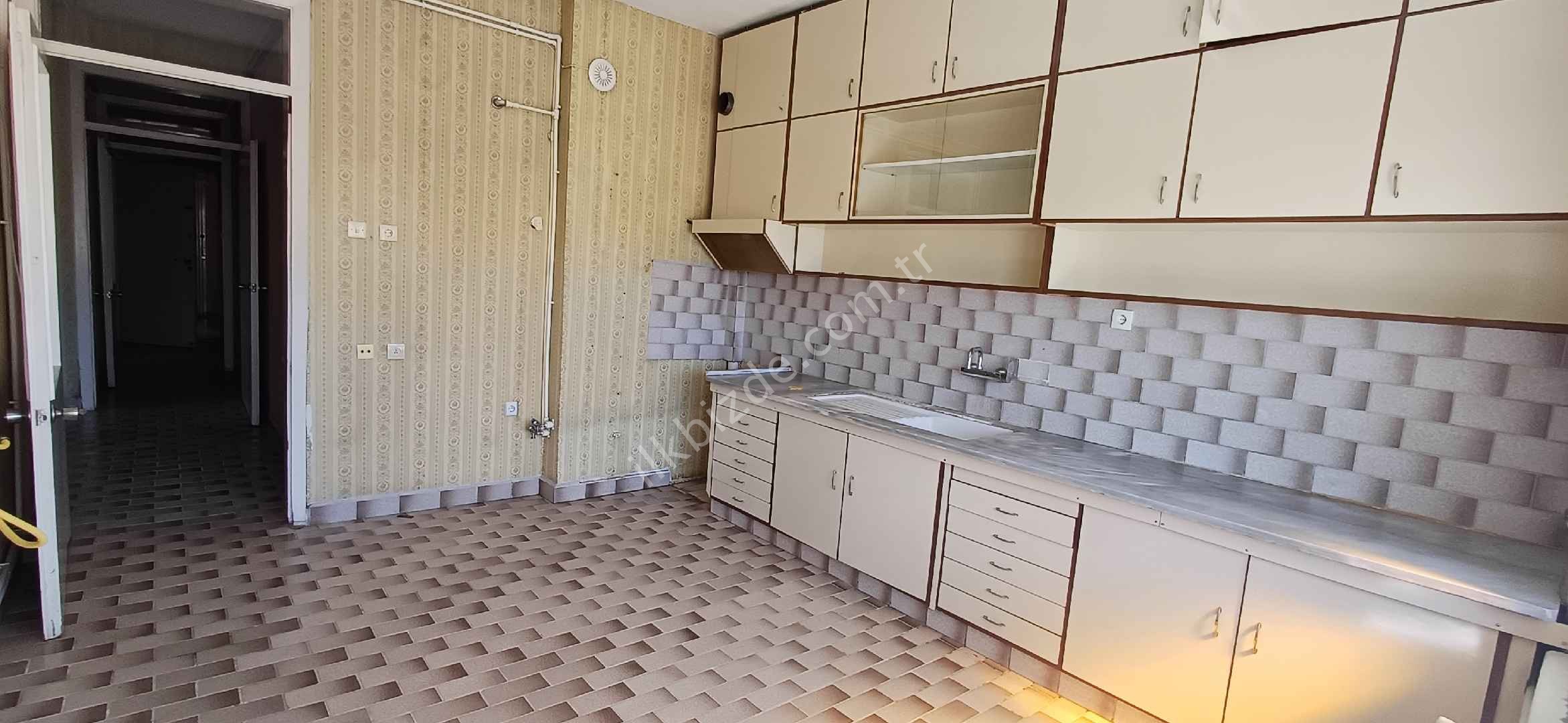 SİNAN EMLAK "DAN ALAVARDI MAH YAKA CADDESİNDE 3+1 DAİREMİZ SATILIKTIR