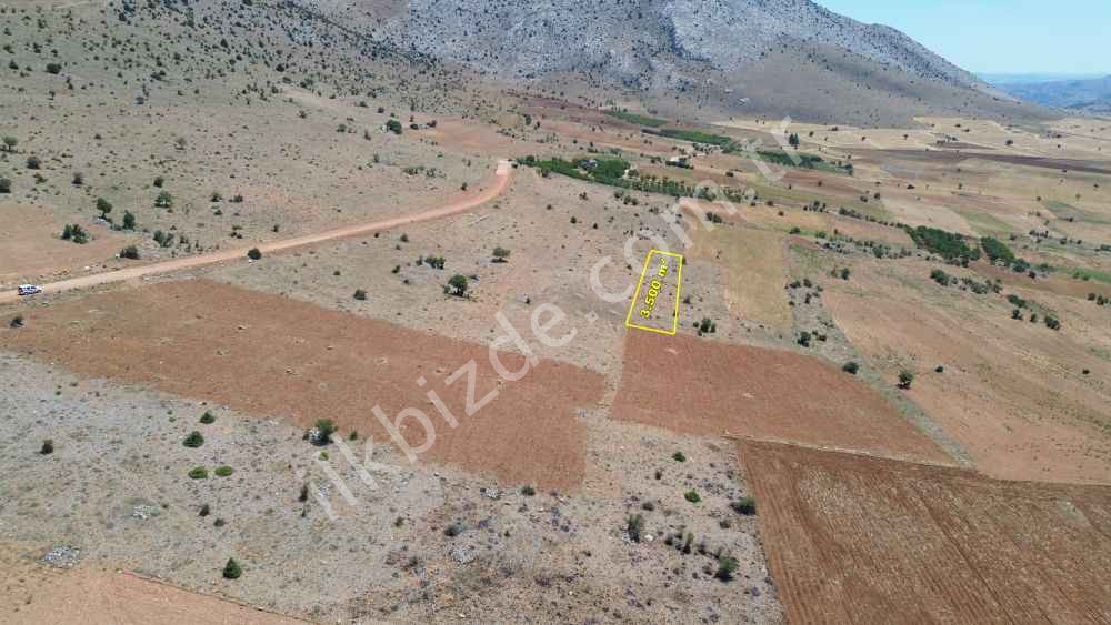 KARAMAN / MERKEZ / BAŞKIŞLA DA 3.500 m² MÜSTAKL TARLA