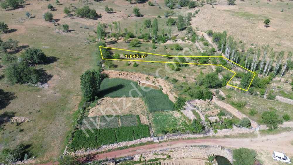 BOZKIR HACILAR DA 1.043 M2 MÜSTAKİL TAPULU BAHÇE