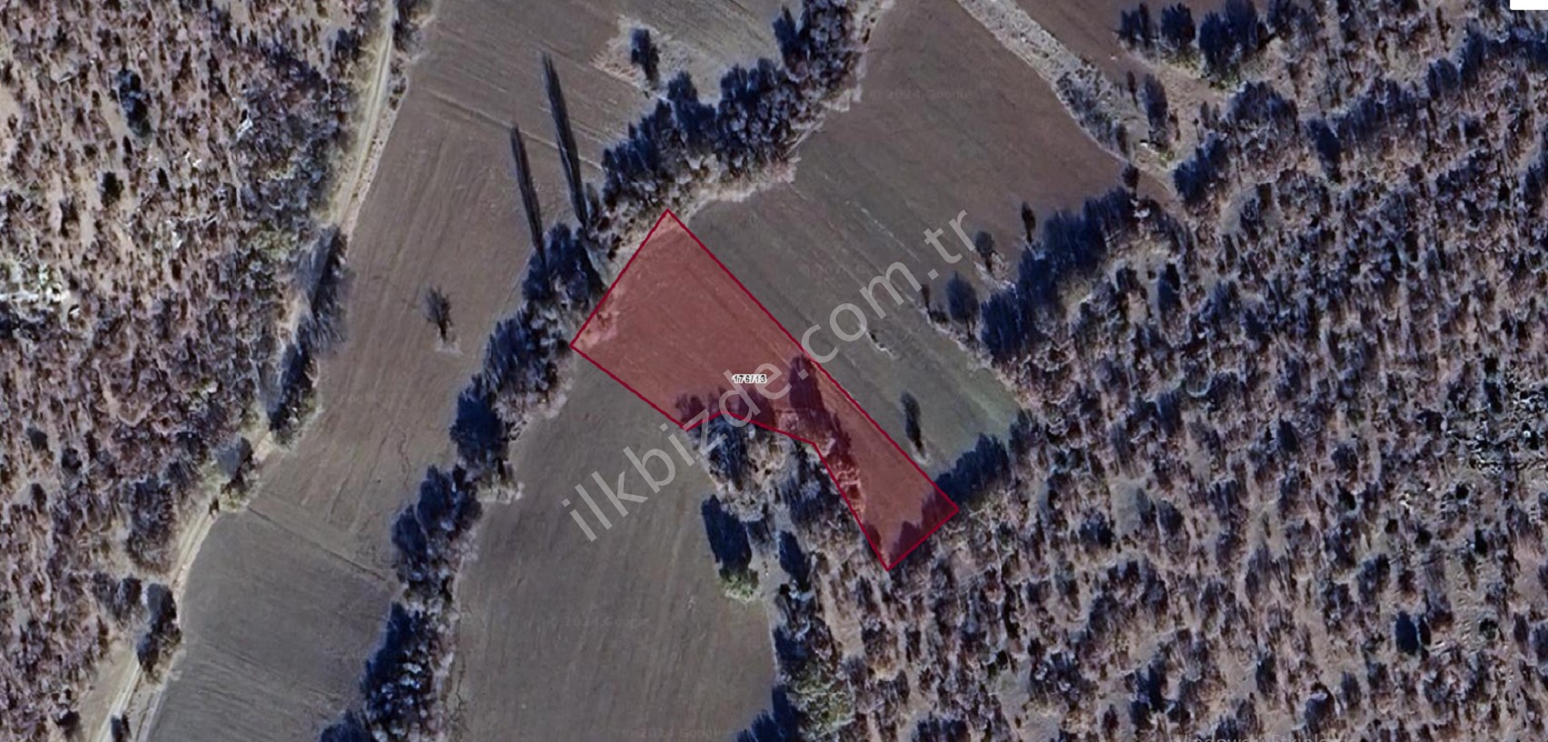 ÇUMRA AFŞAR DA 2427 M2 TARLA DERE DİBİ YOLU VAR SATLIK