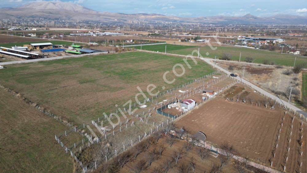 HATIP'TA İNTİKAL TAPULU 166 M2 TELİ ÇEKİLİ BAHÇE- YER KONUM SÜPER