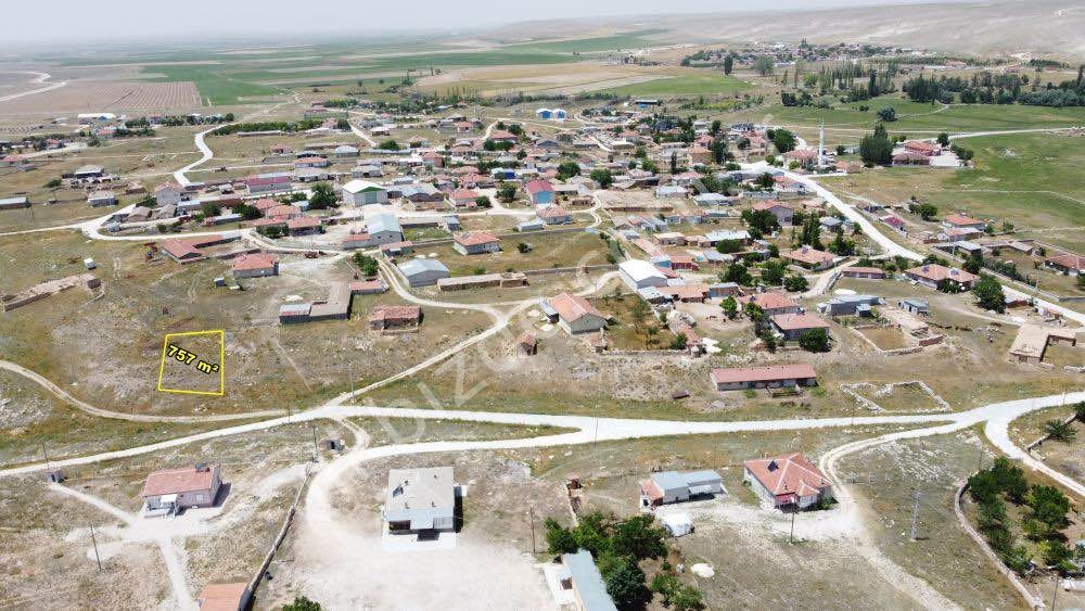 CİHANBEYLİ PINARBAŞINDA 757 M2 MÜSTAKİL TAPULU KONUT İMARLI ARSA
