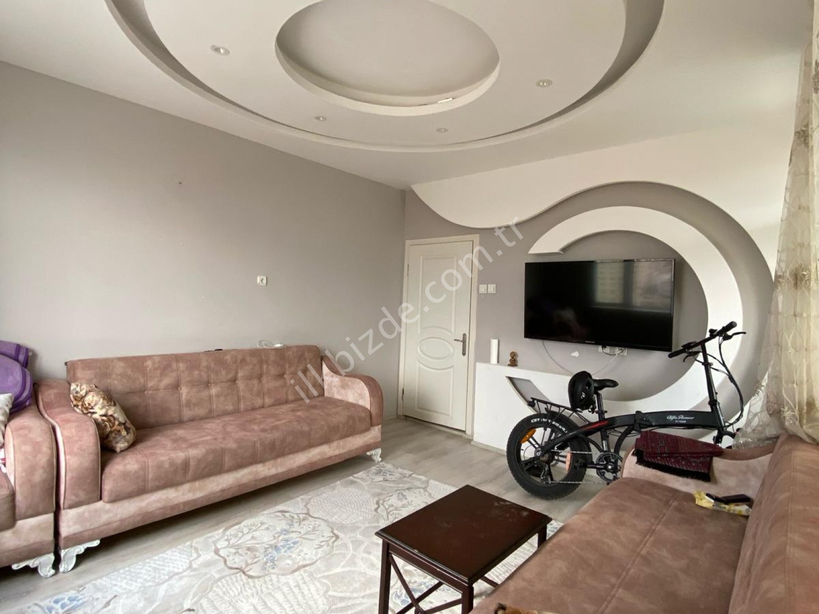 YÜKSEL ŞAHİN DEN BOSNA DA ARAKAT 3+1 FULL YAPILI SATILIK DAİRE