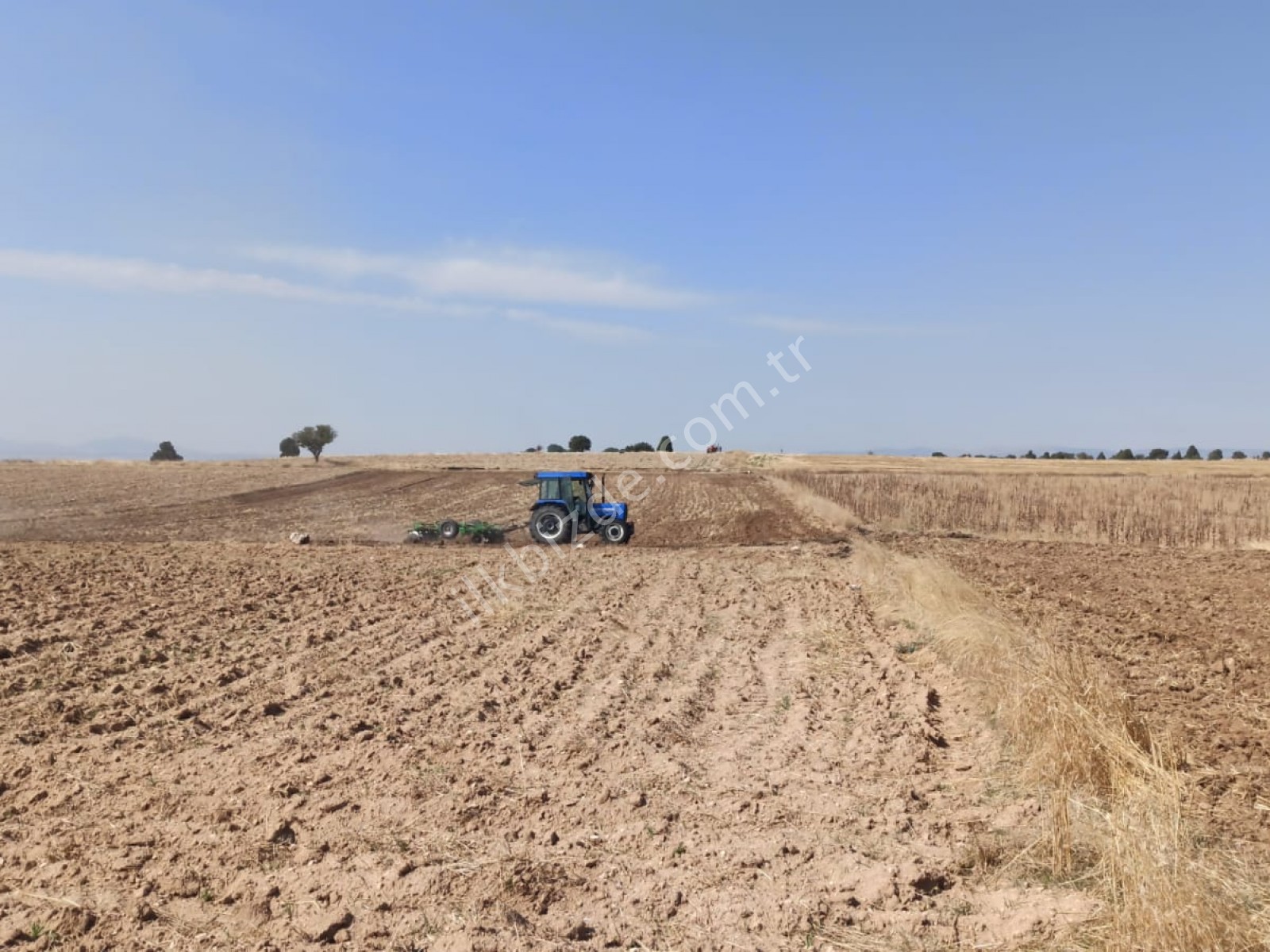 UŞAK-DENİZLİ YOLU ÜZERİNDE 5,488 M2 SATILIK TARLA