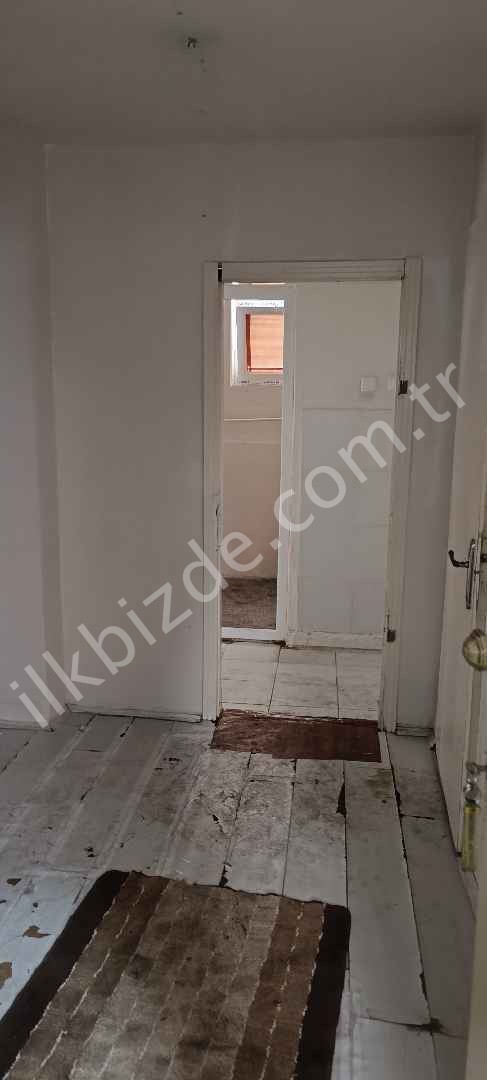 Anıt civarında kiralık bodrum kat