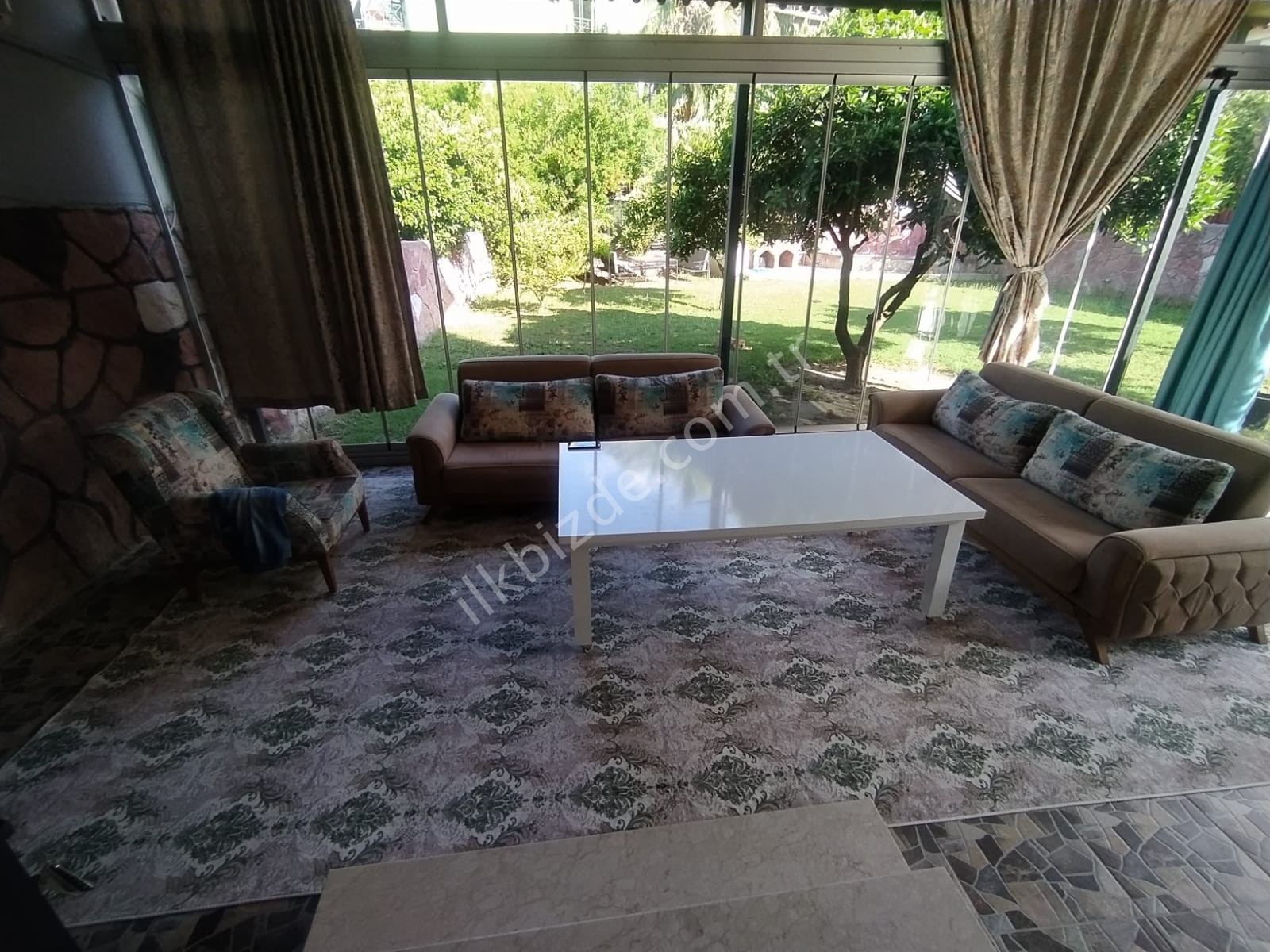 Fiyatı Düştü!!! Denize Yürüyüş Mesafesinde, Eşyalı 3 Katlı Lüks Villa Acil Satılık