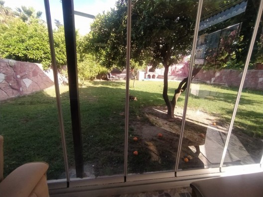 Fiyatı Düştü!!! Denize Yürüyüş Mesafesinde, Eşyalı 3 Katlı Lüks Villa Acil Satılık