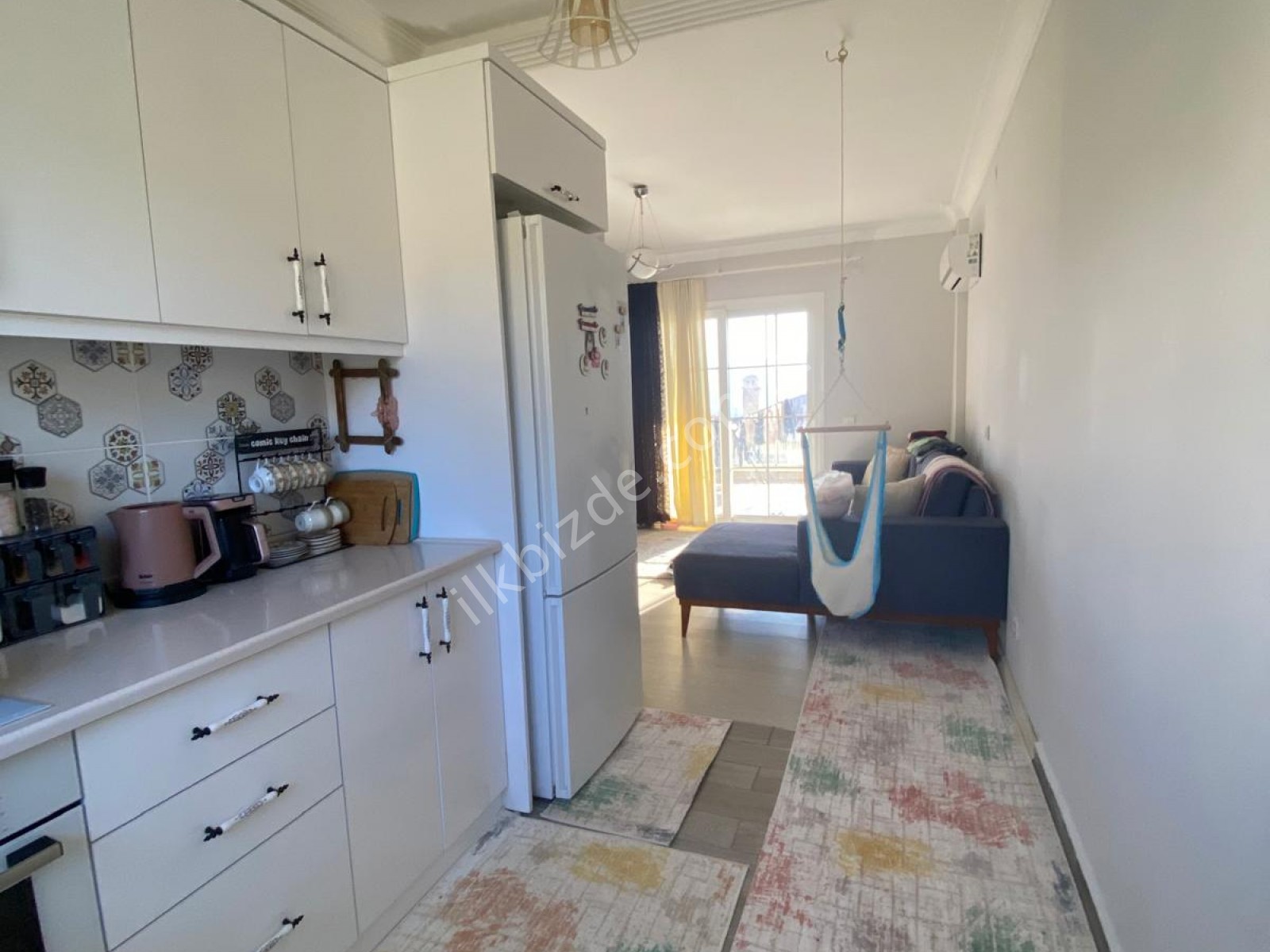 Kuşadası'na Yakın, Kısmi Eşyalı Lüks 2 Katlı Villa – Geniş Bahçe ve Teraslı