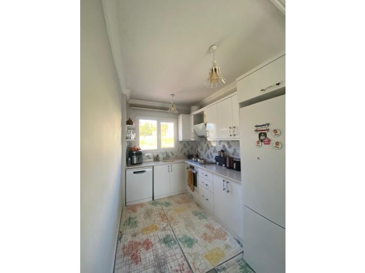 Kuşadası'na Yakın, Kısmi Eşyalı Lüks 2 Katlı Villa – Geniş Bahçe ve Teraslı