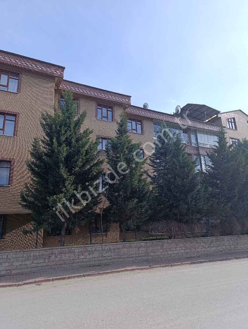 AHMET ÖZCAN CADDESİ CEPHELİ SATILIK ARAKAT 3+1