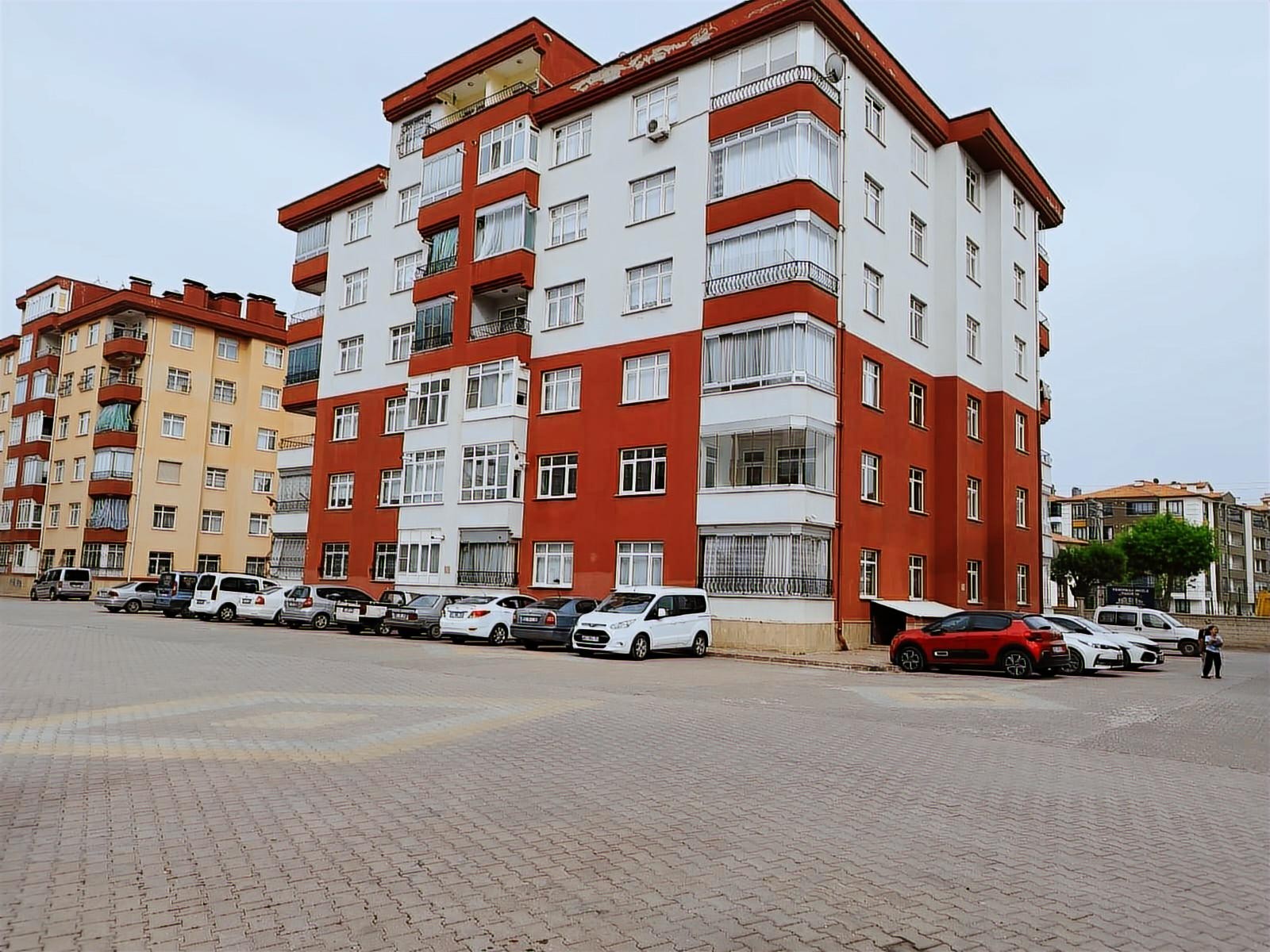 Karpol Sitelerinde satılık 3+1 daire